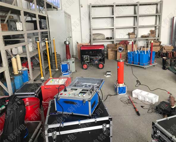 銘科人員趕赴國網(wǎng)東臺供電公司進(jìn)行設(shè)備交付